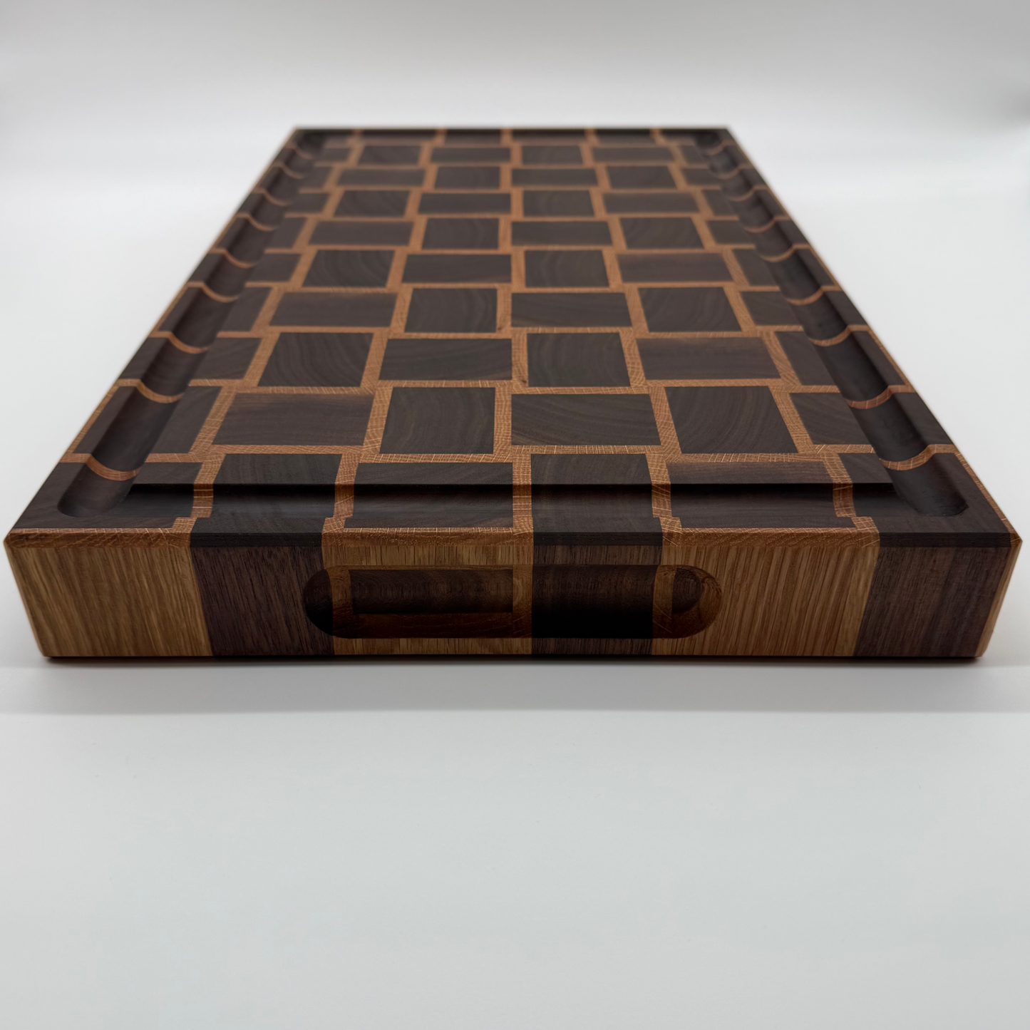 Endatrésbretti úr Hnotu og Eik