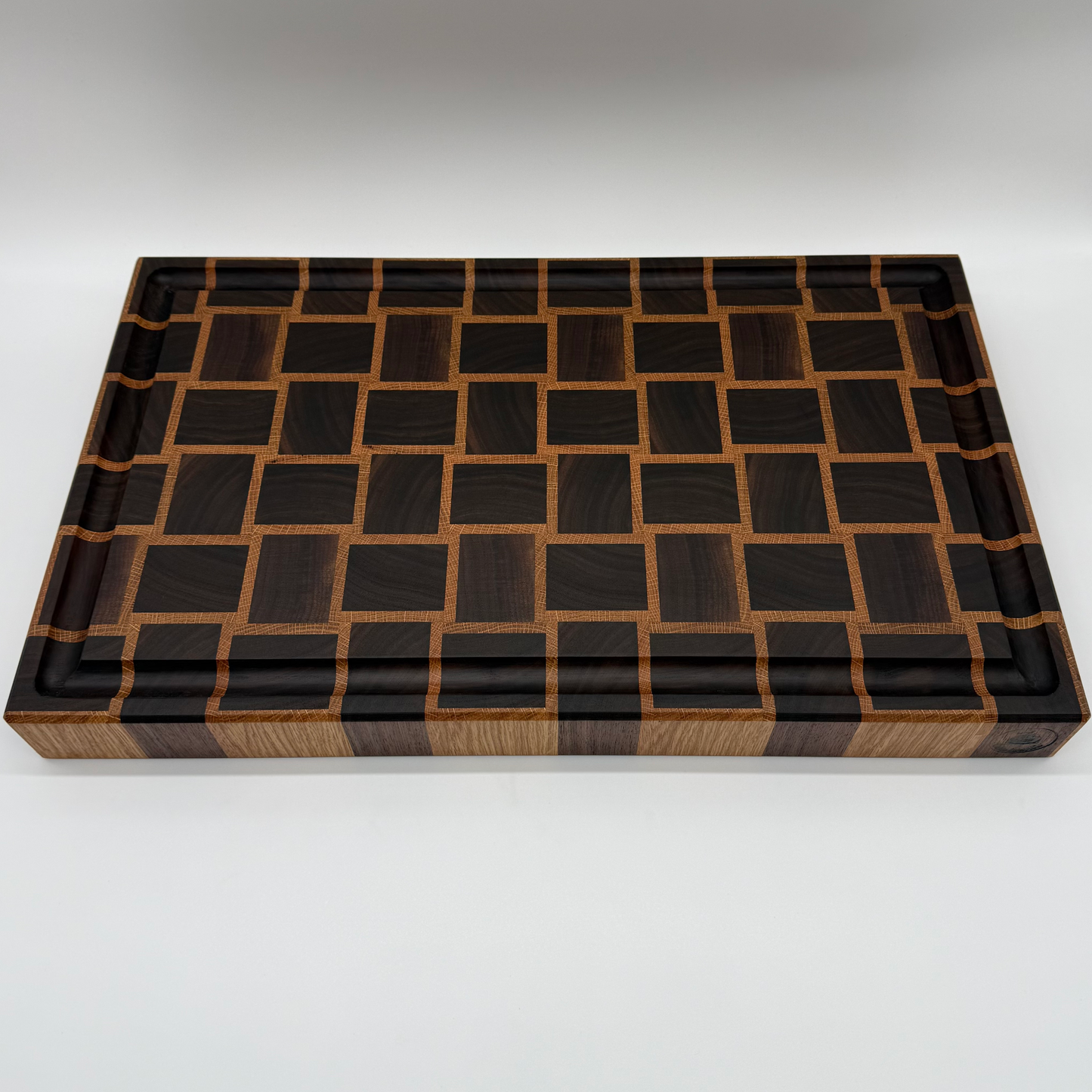 Endatrésbretti úr Hnotu og Eik