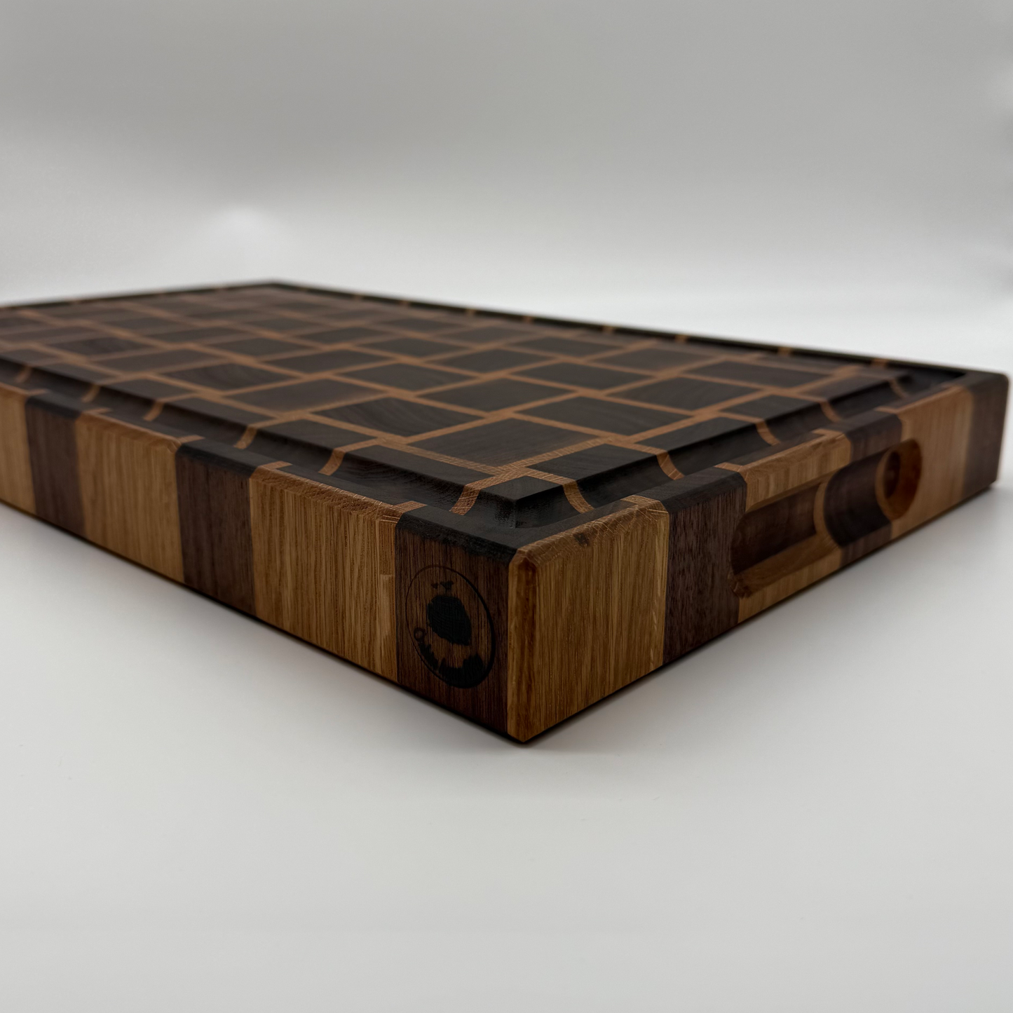 Endatrésbretti úr Hnotu og Eik