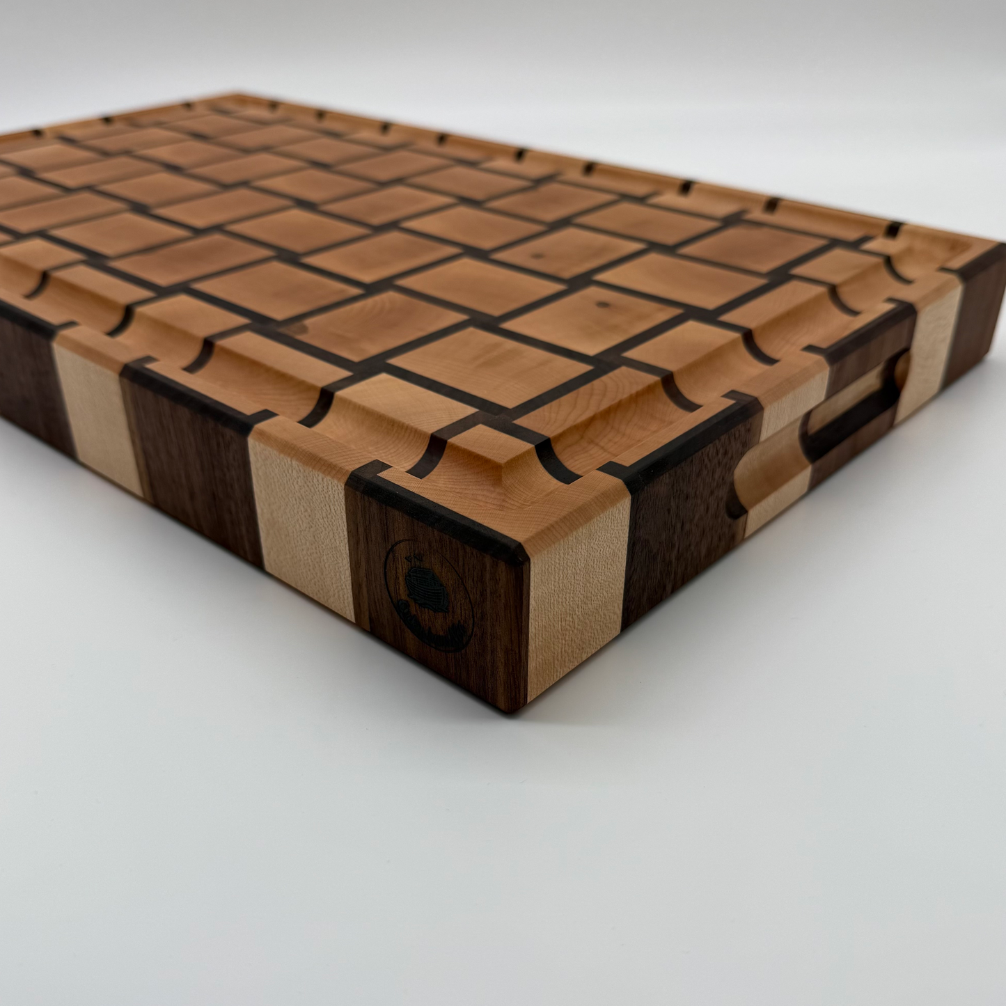 Endatrésbretti úr Hlyn og Hnotu