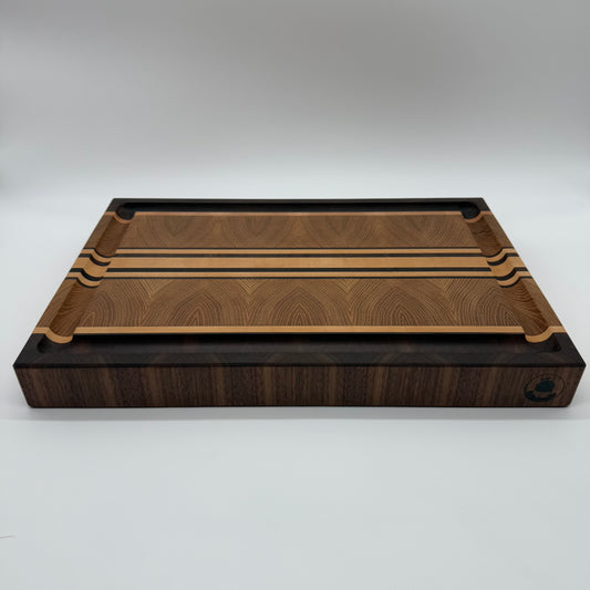 Endatrésbretti úr Eik, Hnotu og Hlyn