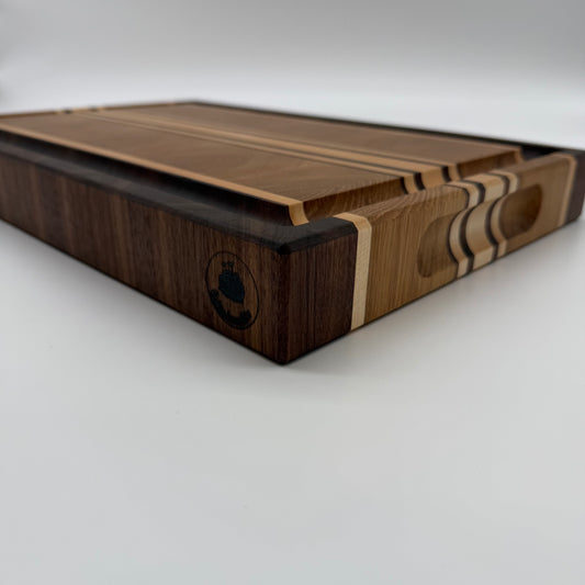 Endatrésbretti úr Eik, Hnotu og Hlyn